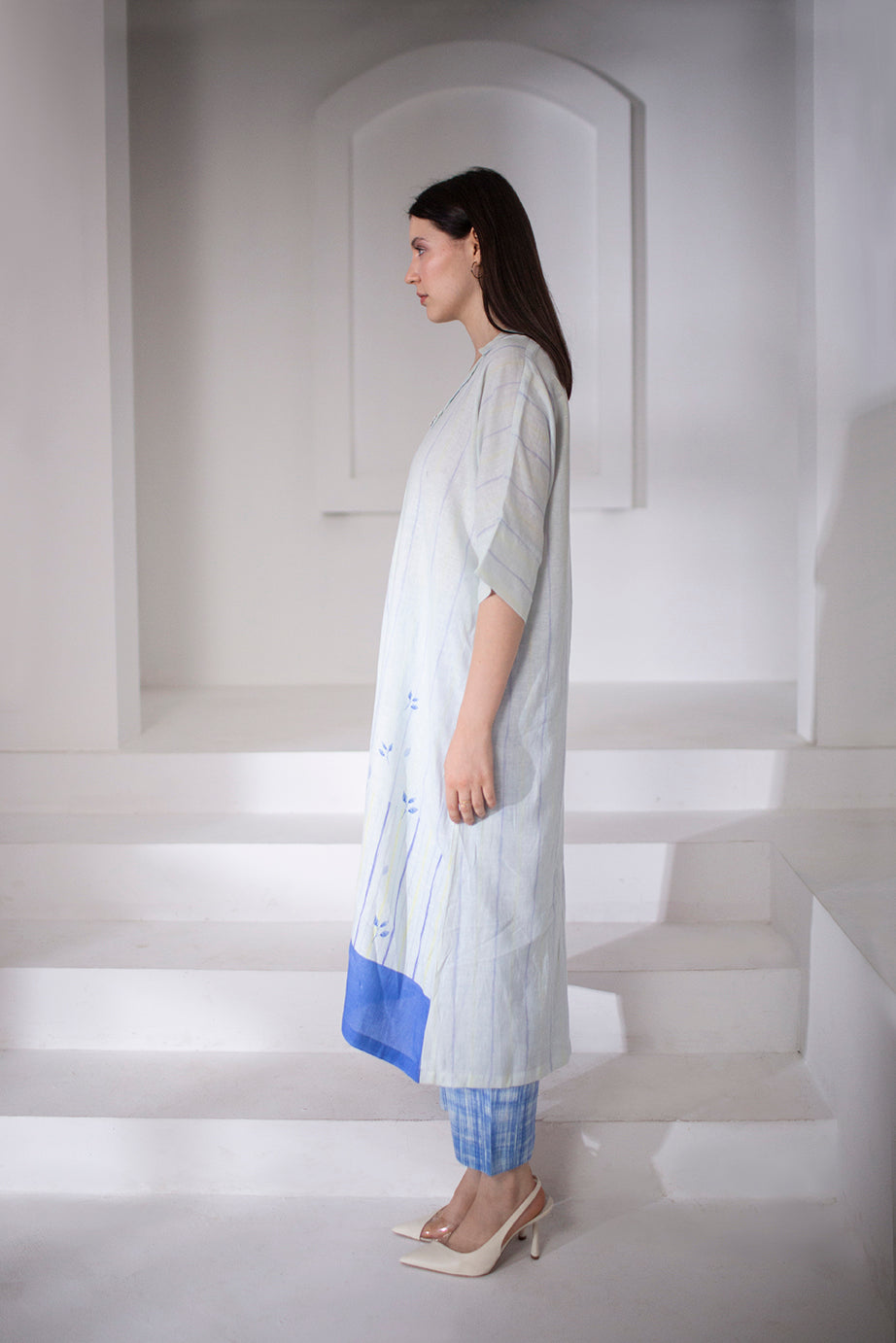 Blue & white straight linen kurta set